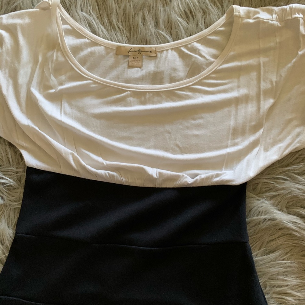 Dress - Picture 4 of 6